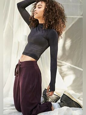 💜 ✨ Free People FP Movement Summit Scout Pants Black Raisin Size M